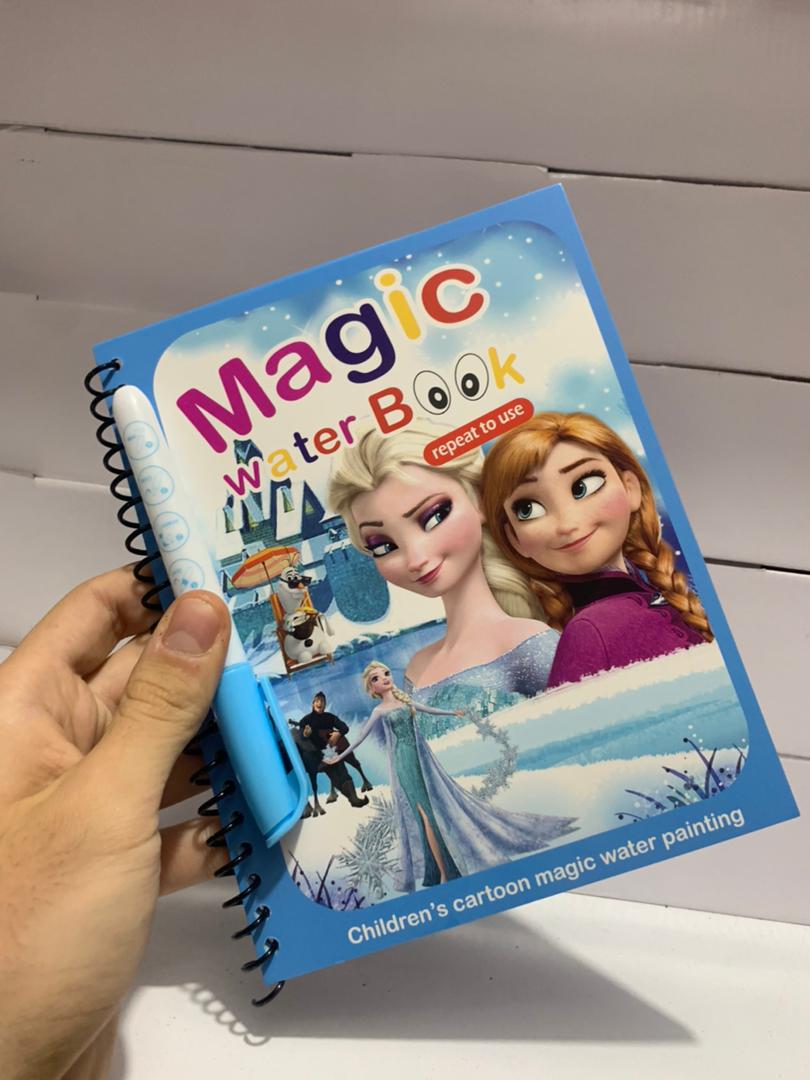 Magic Book réutilisable avec des dessins animés pour enfants et un stylo à eau